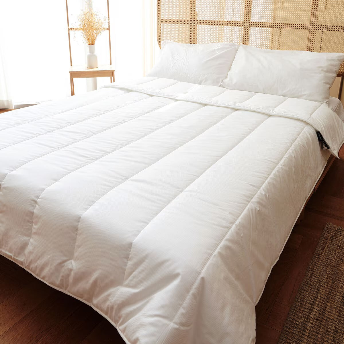 Centa-Star Elegance Premium All-Season Comforter (Queen)