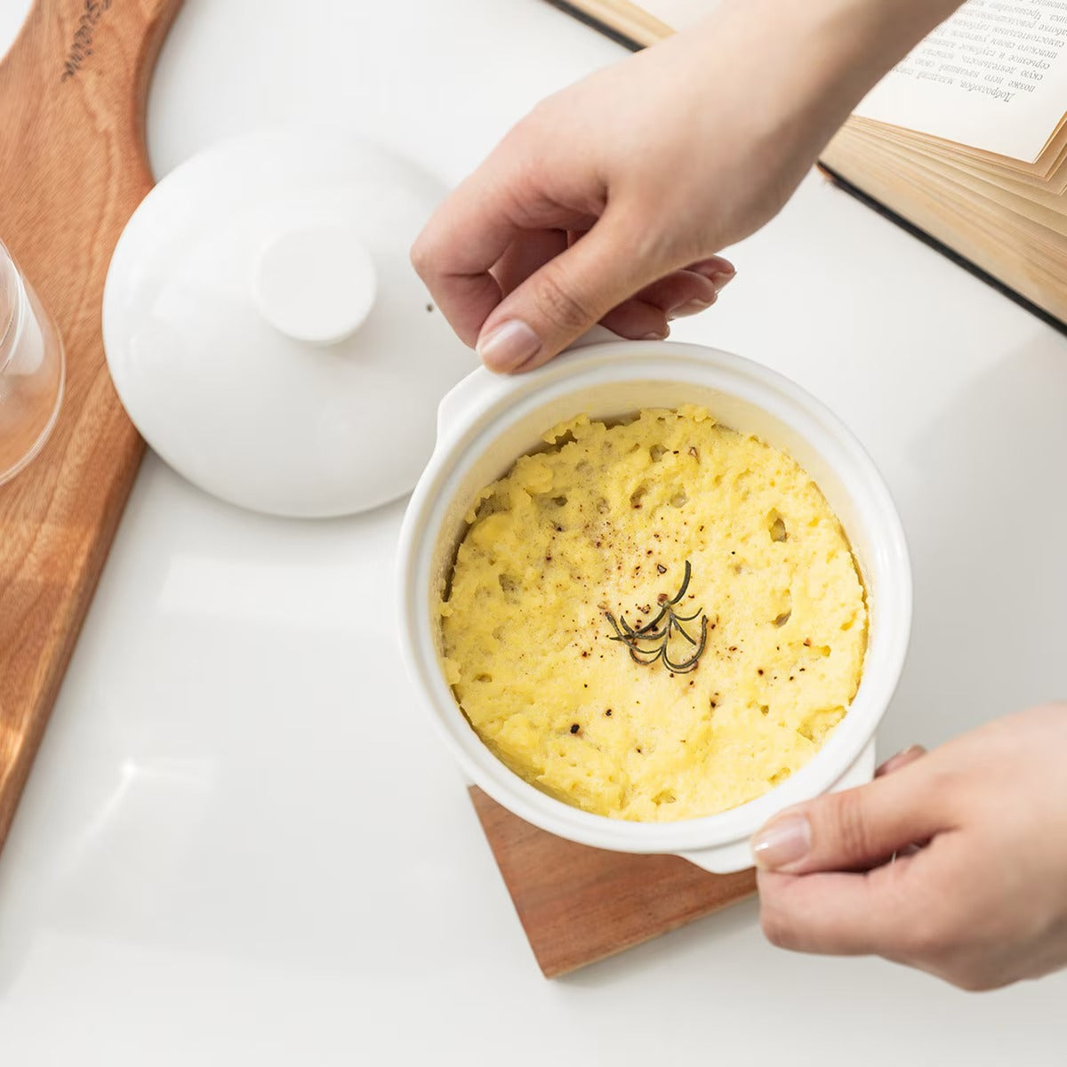 Ssueim Mild White Ceramic Egg Steamer (2-Pack) - Microwave Safe & Elegant Design