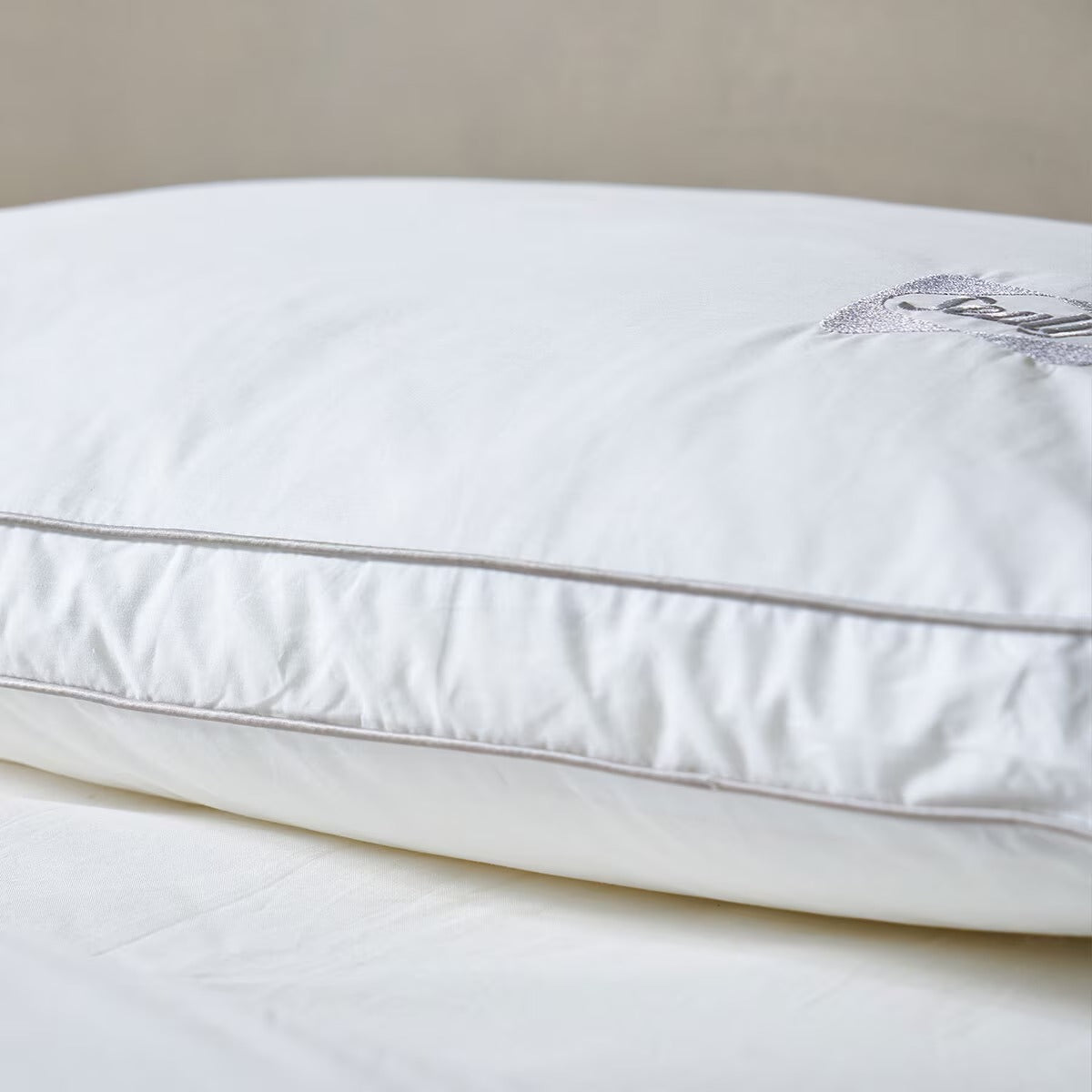 Sealy Standard Pillow Set (2-Pack) - Classic Comfort & Support